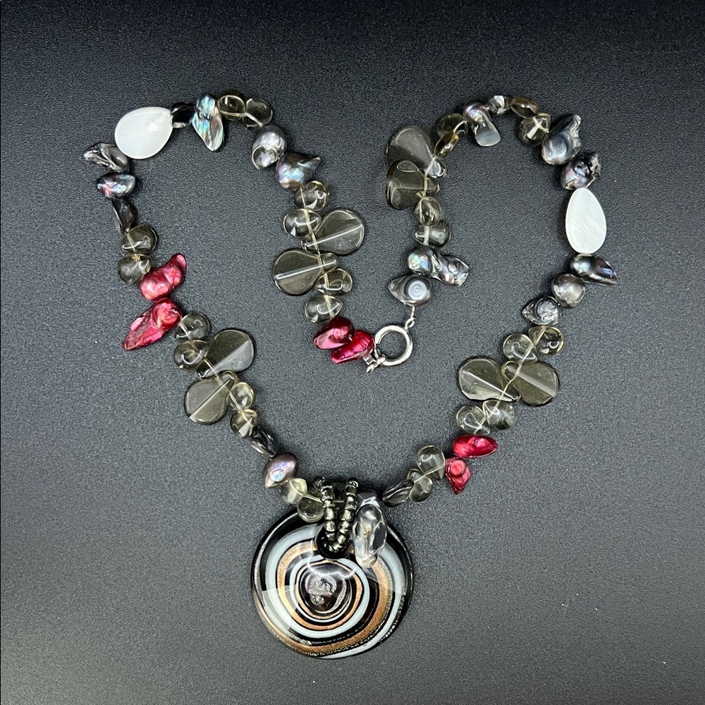 Vintage Southwestern Mother of Pearl MOP & Glass Beaded 19” Necklace